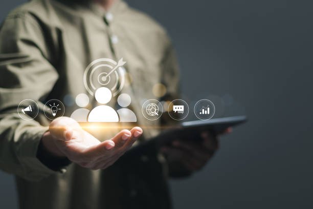 Alinhar marketing à jornada real do cliente melhora experiência, aumenta conversão e fortalece relacionamento.